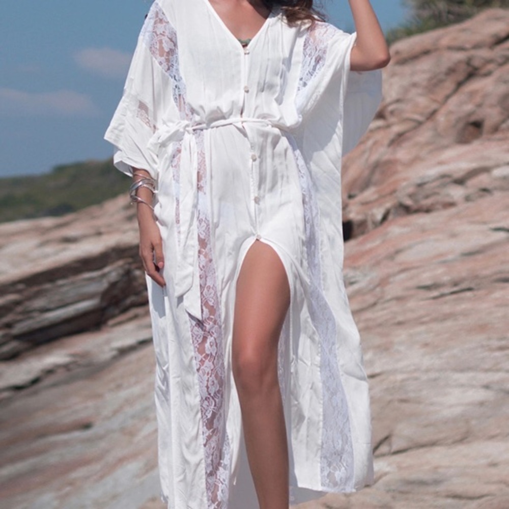 Beautiful lace and cotton kimono NWOT
